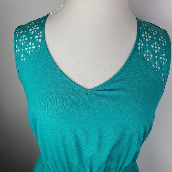 BEBOP | LASER CUTOUT DRESS - Picture 3 of 10